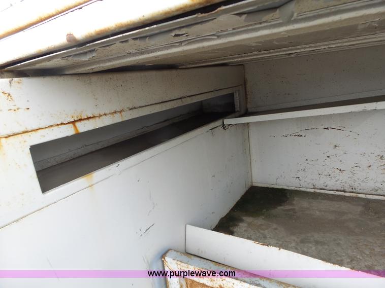 image for item L7233 1983 Ford C8000 digger derrick truck