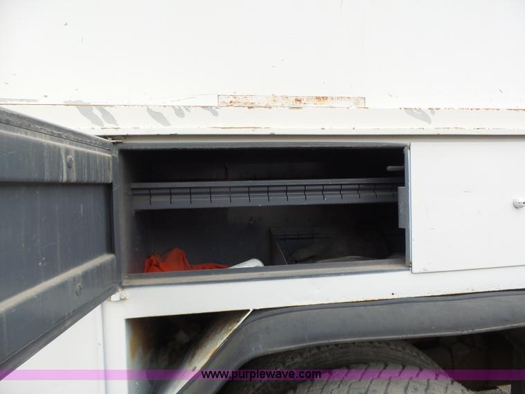 image for item L7233 1983 Ford C8000 digger derrick truck