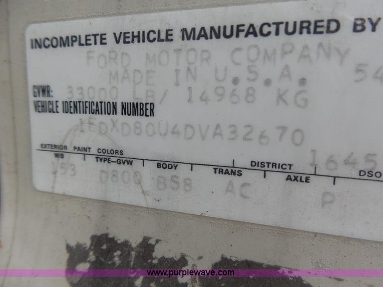 image for item L7233 1983 Ford C8000 digger derrick truck