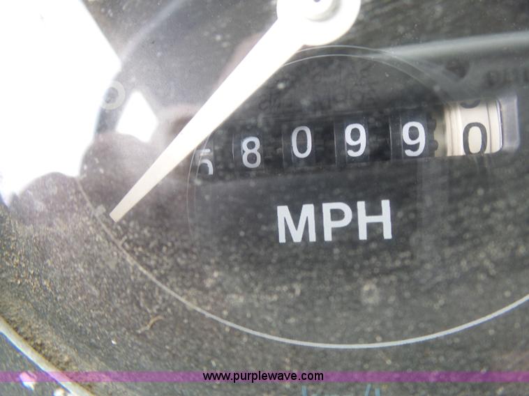 image for item L7233 1983 Ford C8000 digger derrick truck