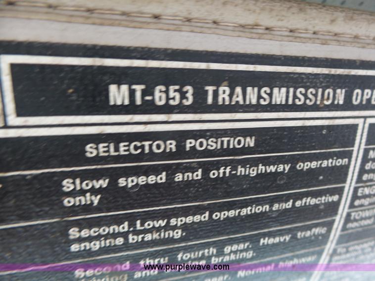 image for item L7233 1983 Ford C8000 digger derrick truck