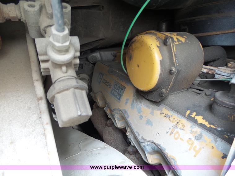 image for item L7233 1983 Ford C8000 digger derrick truck