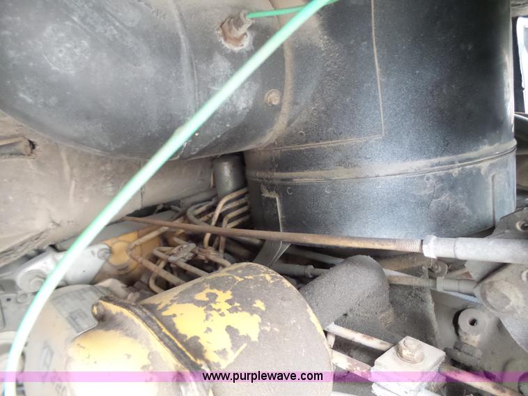 image for item L7233 1983 Ford C8000 digger derrick truck