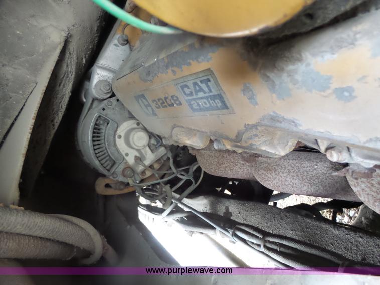 image for item L7233 1983 Ford C8000 digger derrick truck