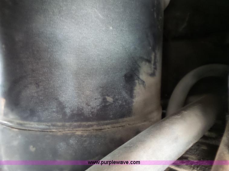 image for item L7233 1983 Ford C8000 digger derrick truck