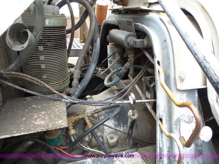 image for item L7233 1983 Ford C8000 digger derrick truck