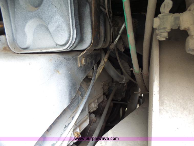 image for item L7233 1983 Ford C8000 digger derrick truck