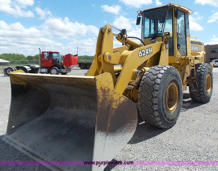 image for item L7236 1999 John Deere 624H wheel loader