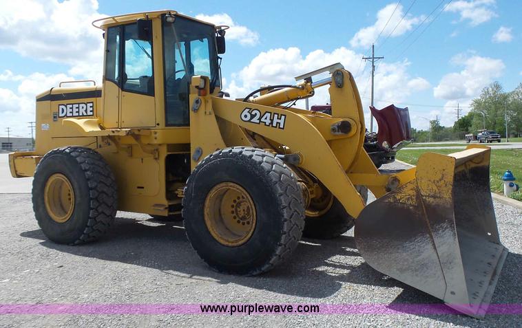 image for item L7236 1999 John Deere 624H wheel loader