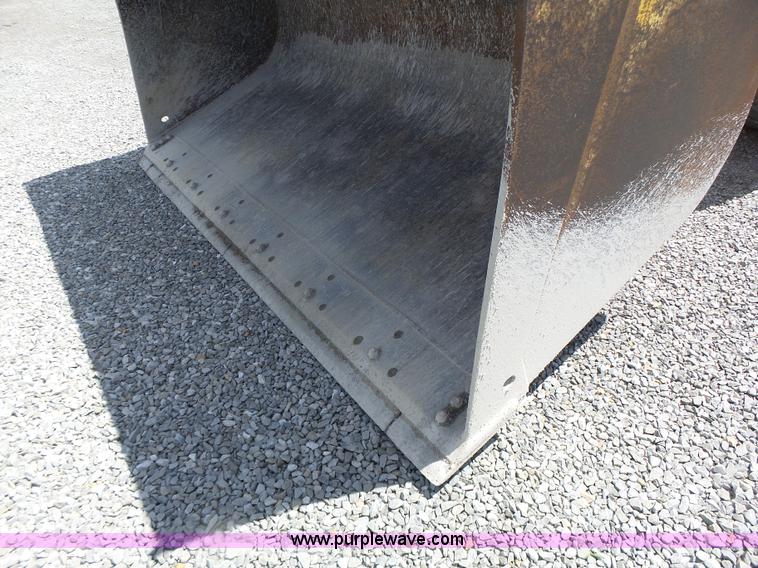 image for item L7236 1999 John Deere 624H wheel loader