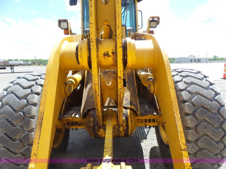 image for item L7236 1999 John Deere 624H wheel loader