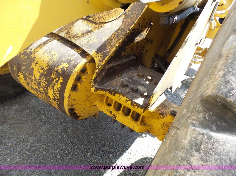 image for item L7236 1999 John Deere 624H wheel loader