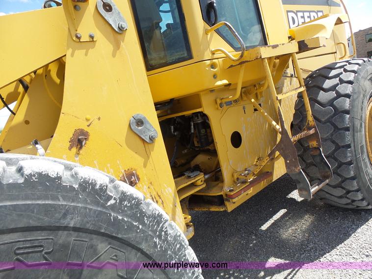 image for item L7236 1999 John Deere 624H wheel loader
