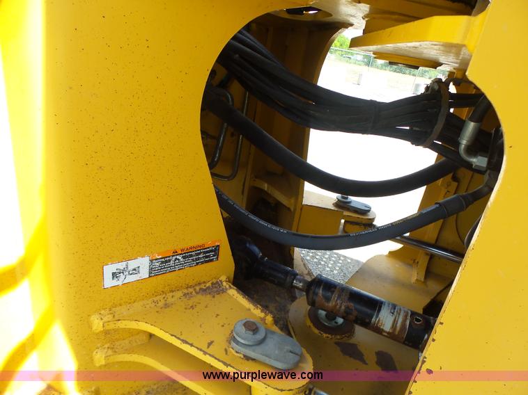 image for item L7236 1999 John Deere 624H wheel loader