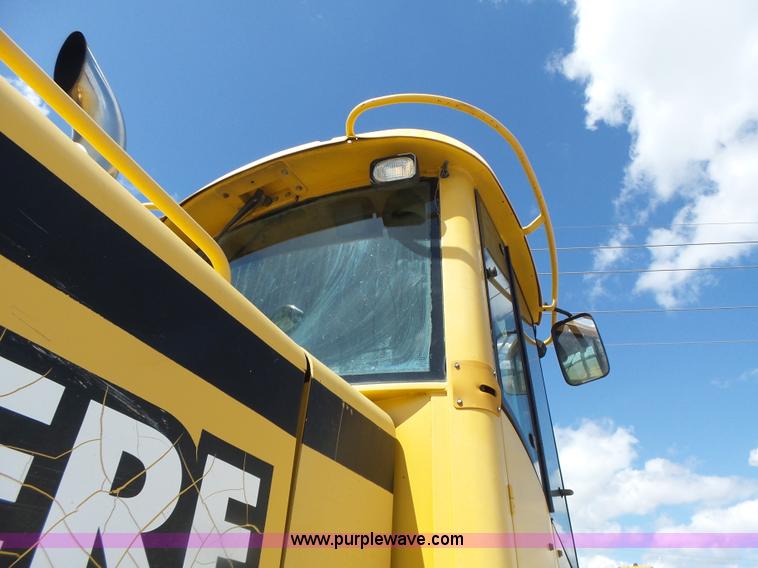 image for item L7236 1999 John Deere 624H wheel loader