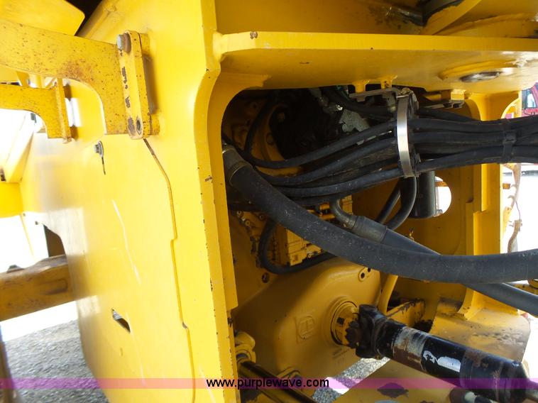 image for item L7236 1999 John Deere 624H wheel loader