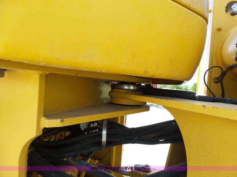 image for item L7236 1999 John Deere 624H wheel loader