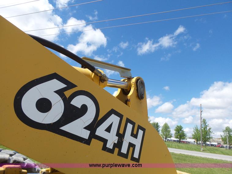image for item L7236 1999 John Deere 624H wheel loader