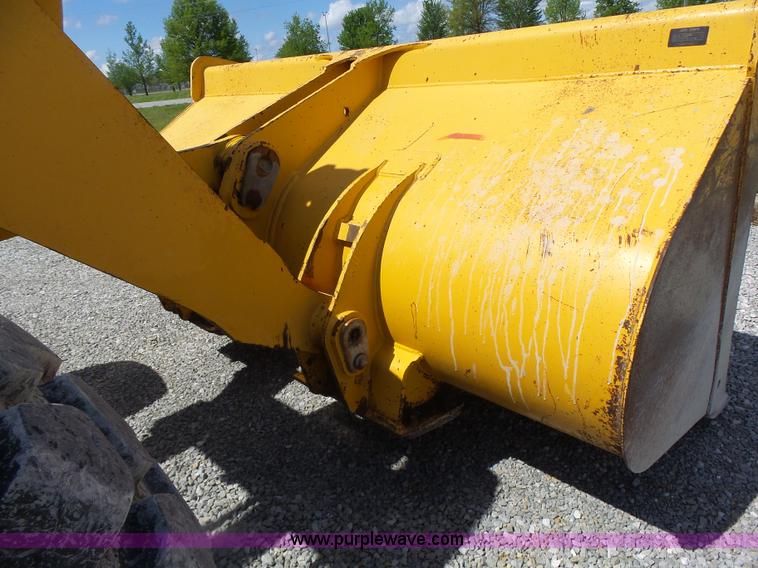 image for item L7236 1999 John Deere 624H wheel loader