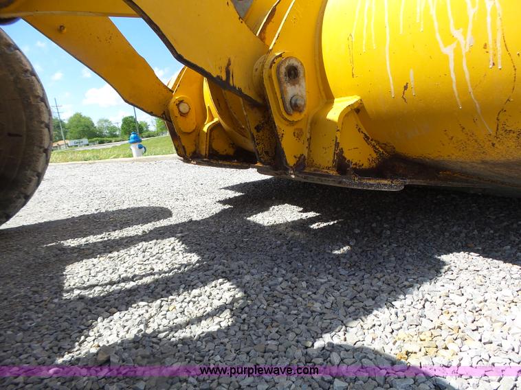 image for item L7236 1999 John Deere 624H wheel loader