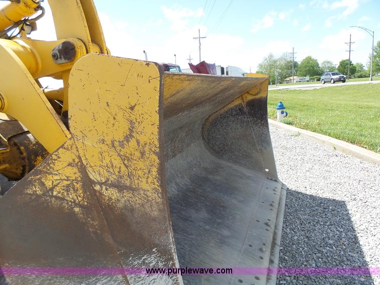 image for item L7236 1999 John Deere 624H wheel loader