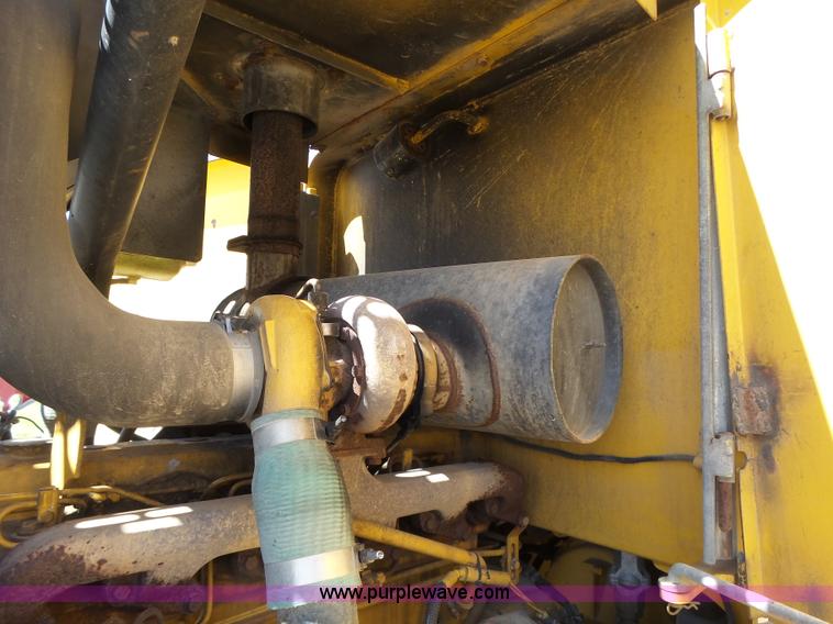 image for item L7236 1999 John Deere 624H wheel loader