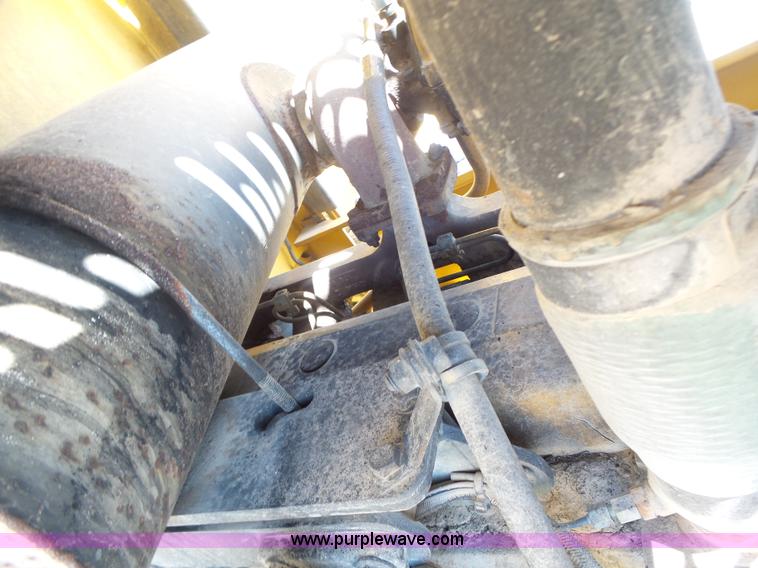 image for item L7236 1999 John Deere 624H wheel loader