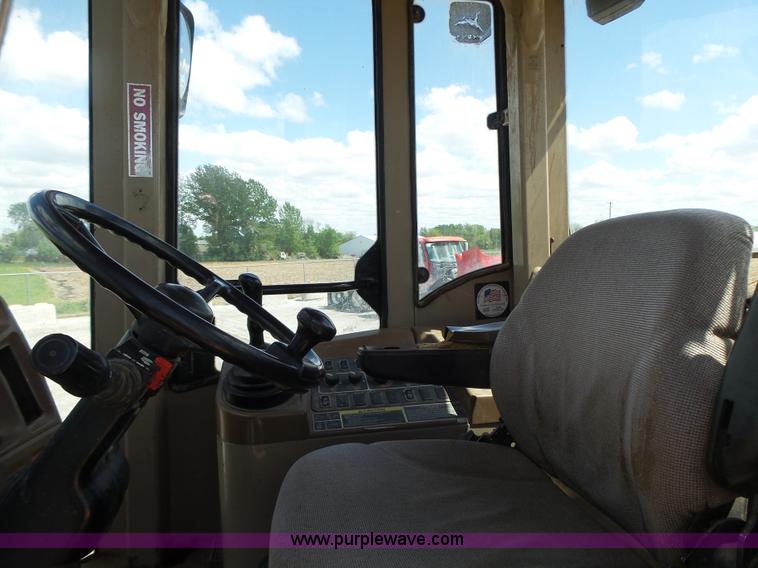 image for item L7236 1999 John Deere 624H wheel loader