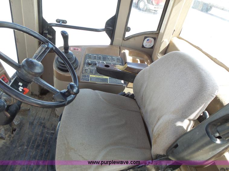 image for item L7236 1999 John Deere 624H wheel loader