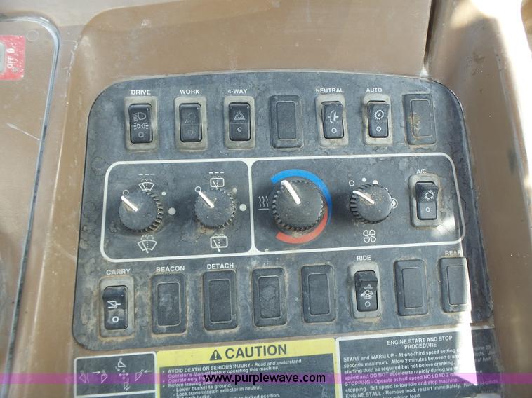 image for item L7236 1999 John Deere 624H wheel loader