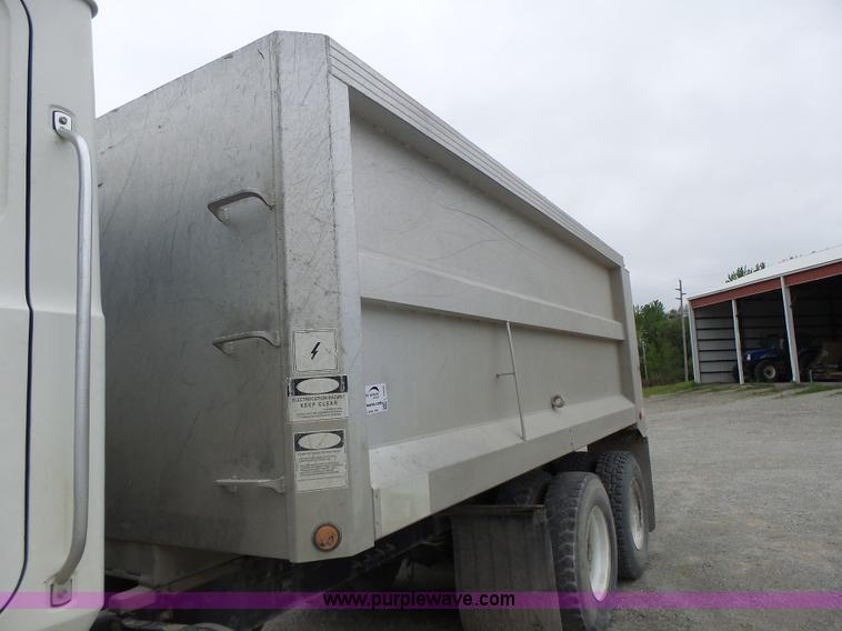 image for item L7245 1998 Mack CH613 dump truck