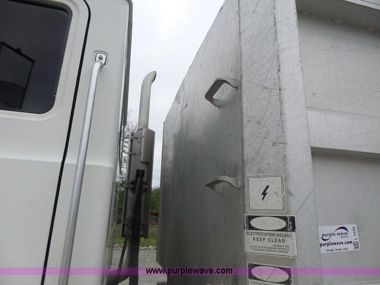 image for item L7245 1998 Mack CH613 dump truck