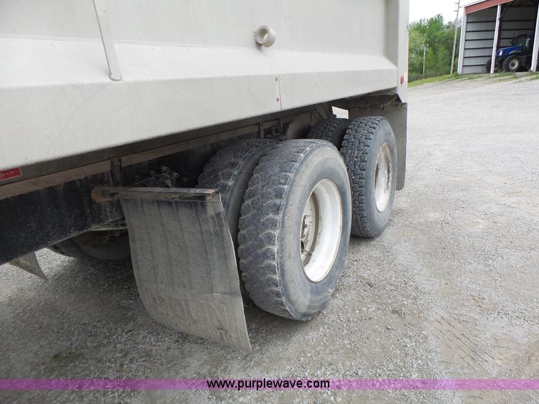 image for item L7245 1998 Mack CH613 dump truck