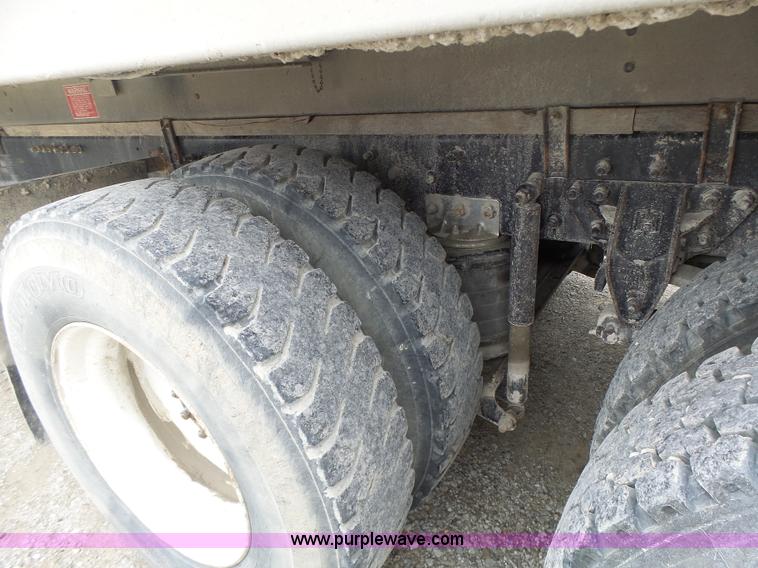 image for item L7245 1998 Mack CH613 dump truck