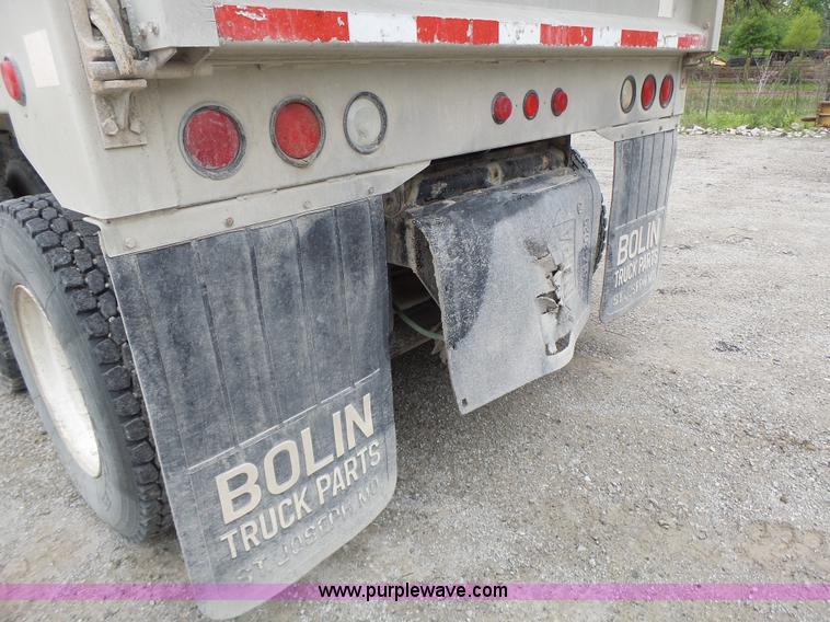 image for item L7245 1998 Mack CH613 dump truck