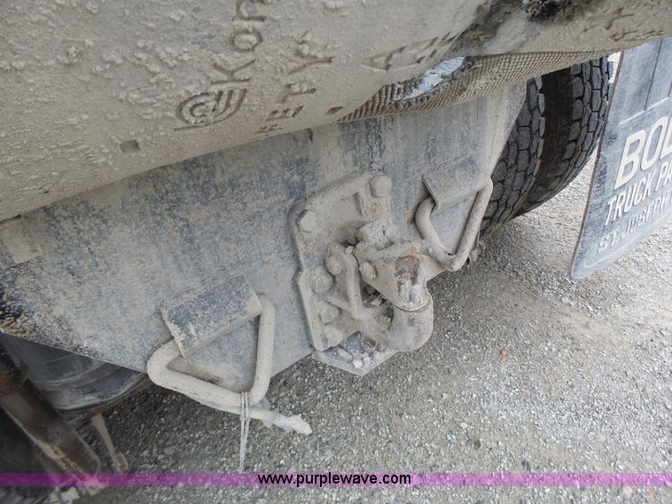 image for item L7245 1998 Mack CH613 dump truck