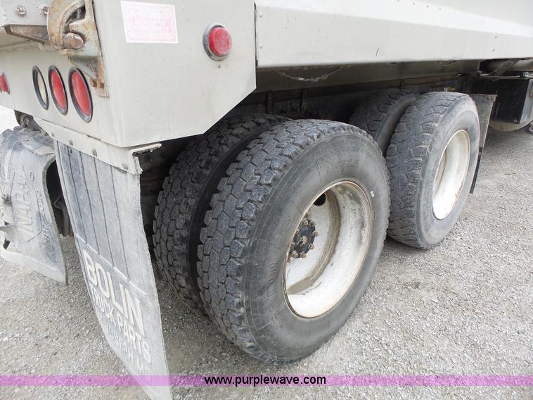 image for item L7245 1998 Mack CH613 dump truck