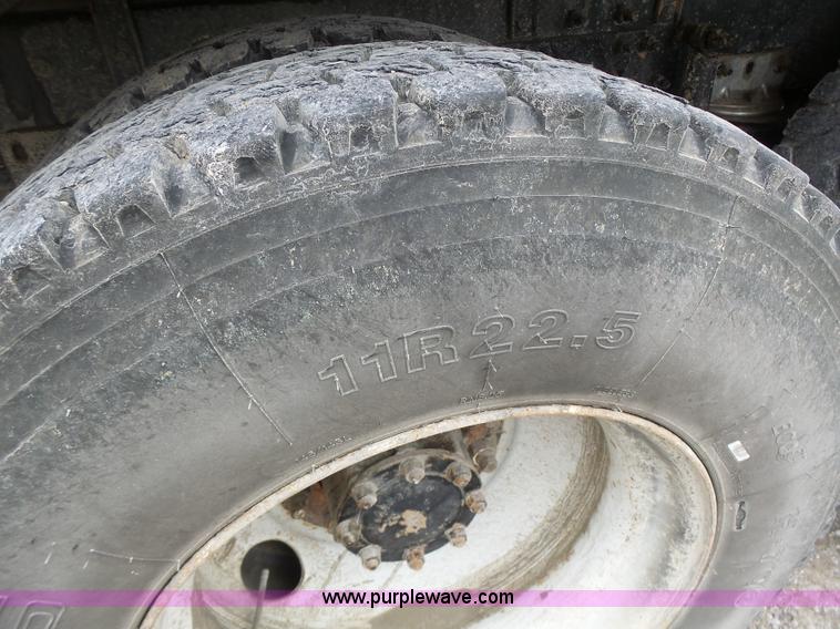 image for item L7245 1998 Mack CH613 dump truck