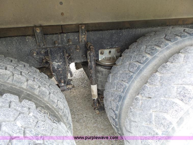 image for item L7245 1998 Mack CH613 dump truck