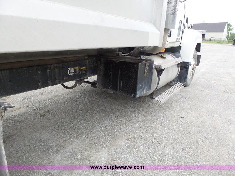 image for item L7245 1998 Mack CH613 dump truck