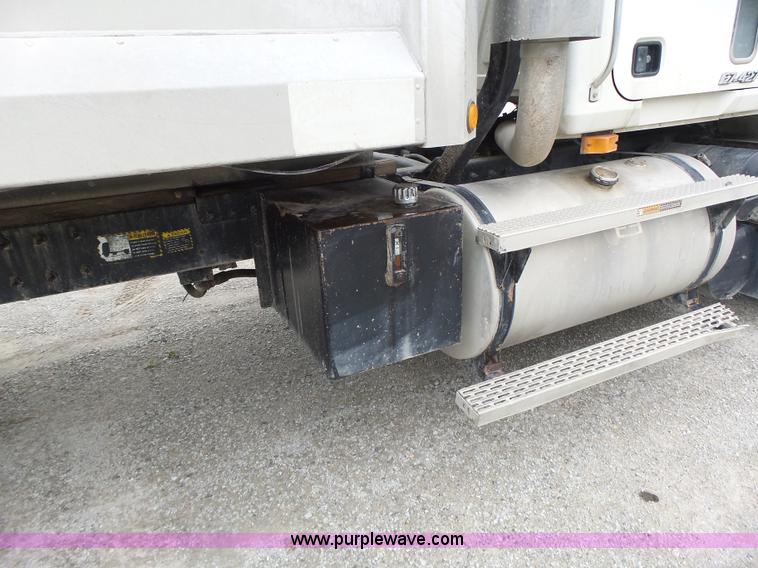 image for item L7245 1998 Mack CH613 dump truck