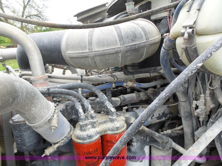 image for item L7245 1998 Mack CH613 dump truck