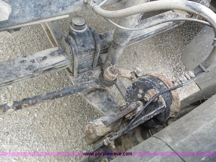 image for item L7245 1998 Mack CH613 dump truck