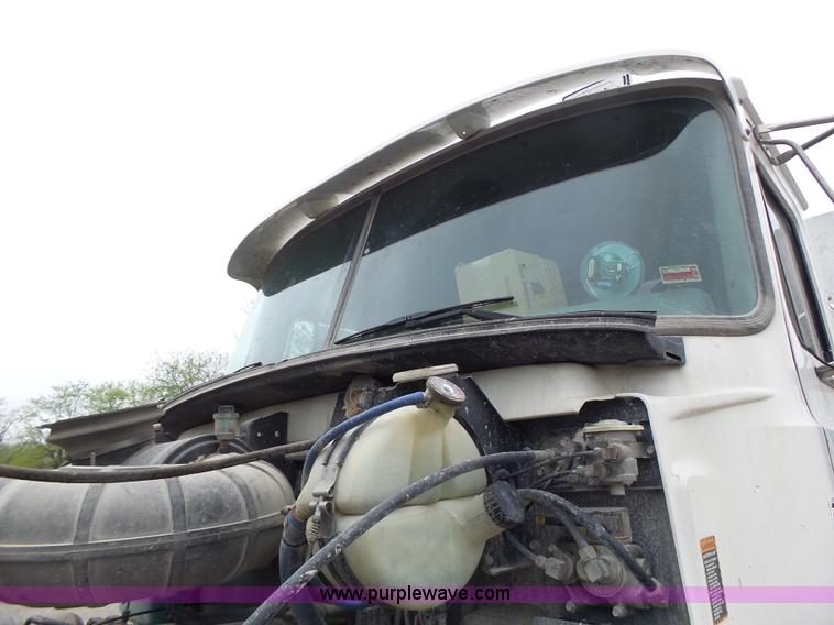 image for item L7245 1998 Mack CH613 dump truck