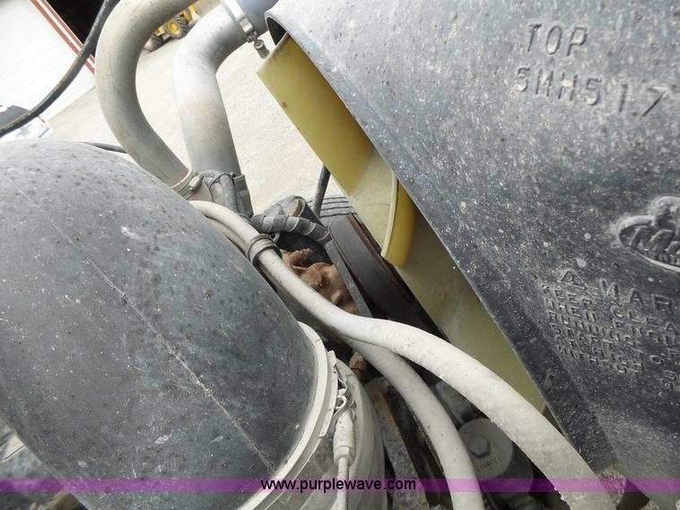 image for item L7245 1998 Mack CH613 dump truck