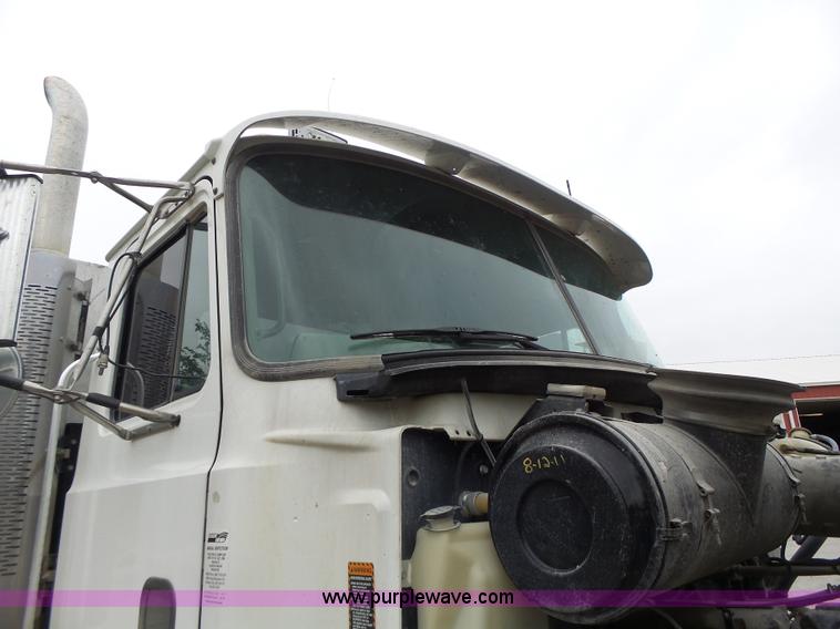 image for item L7245 1998 Mack CH613 dump truck