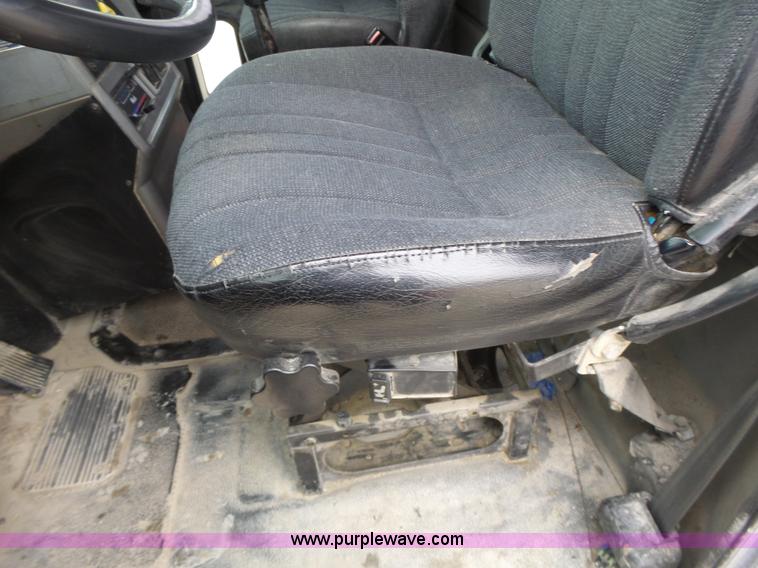 image for item L7245 1998 Mack CH613 dump truck