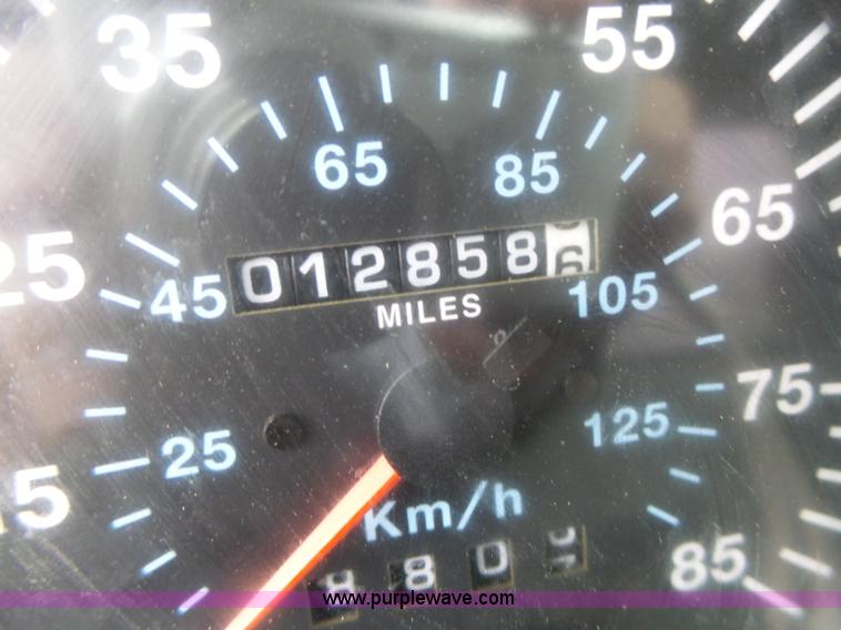 image for item L7245 1998 Mack CH613 dump truck