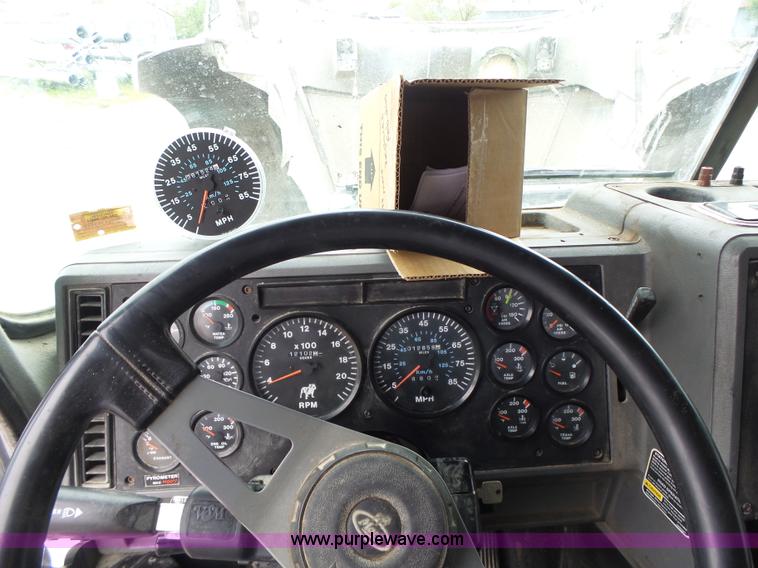 image for item L7245 1998 Mack CH613 dump truck