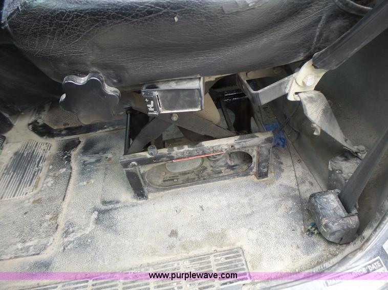 image for item L7245 1998 Mack CH613 dump truck